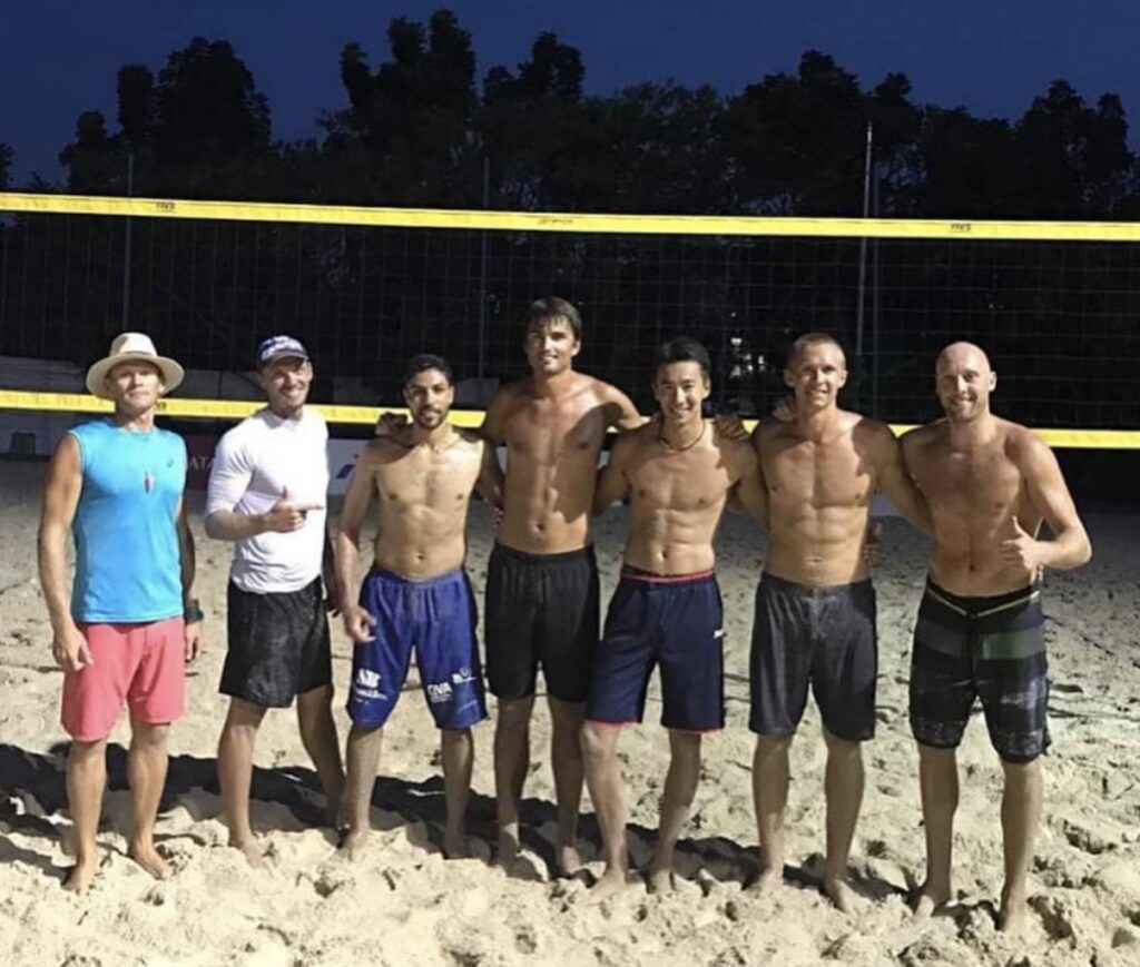 アジア大会中に海外チームと練習をする上場雄也